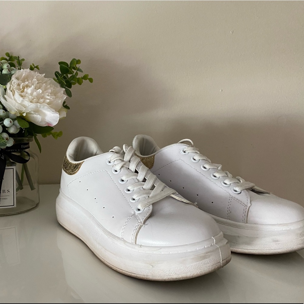 White Sneakers 🤍